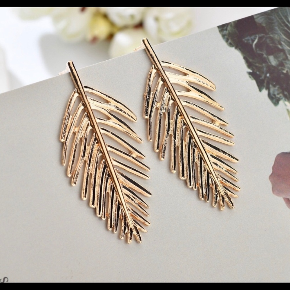 Leaf earrings!